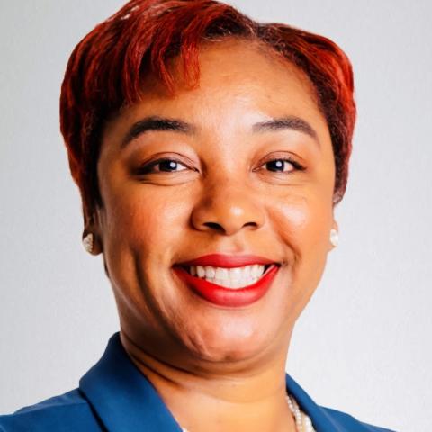 Donna Davis Headshot