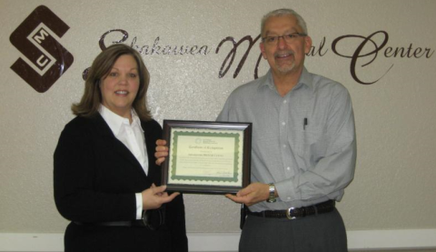 Sakakawea Medical Center CEO accepts CAH Recognition Certificate from the North Dakota Flex Program